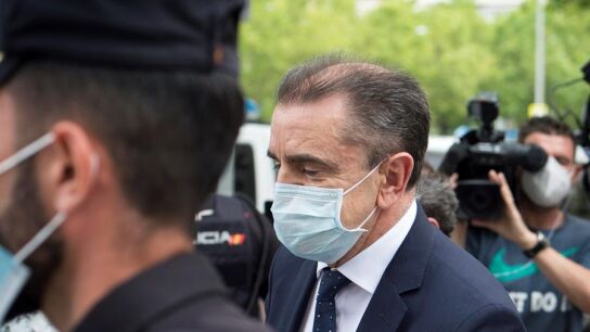 Jos&eacute; Manuel Franco sale de los juzgados tras declarar ante la jueza