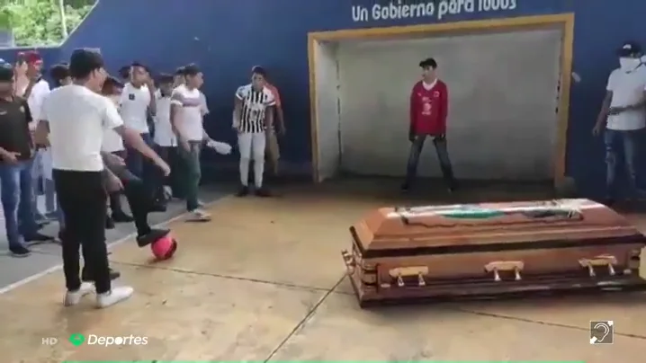 futbolistatiroteado