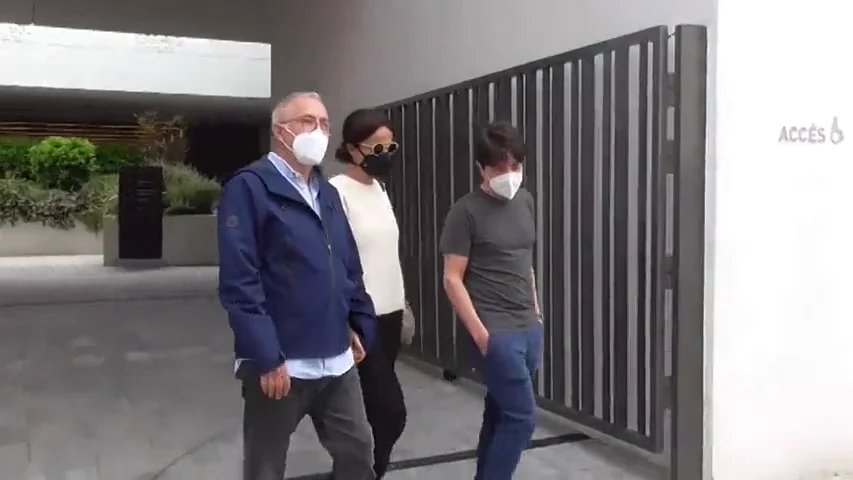 Javier Sard&aacute;, Josep Maria Mainat y Carlos Latre, entre los familiares y amigos que despiden a Rosa Mar&iacute;a Sard&aacute; en el tanatorio