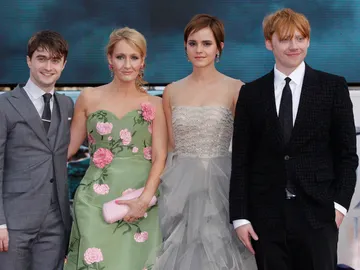 Daniel Radcliffe, J.K. Rowling, Emma Watson y Rupert Grint Daniel Radcliffe, J.K. Rowling, Emma Watson y Rupert Grint