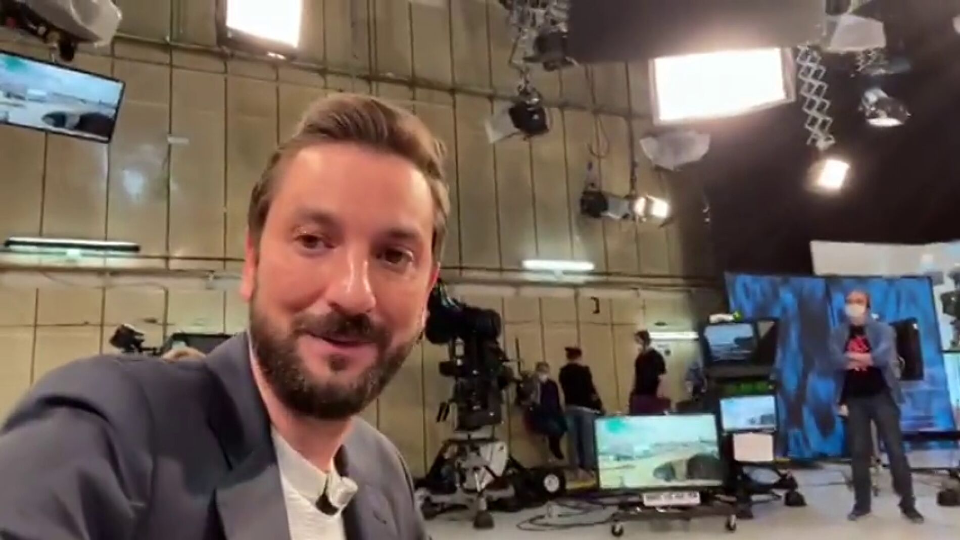 Diego Revuelta nos ense&ntilde;a c&oacute;mo es la nueva normalidad en los pasillos de Atresmedia