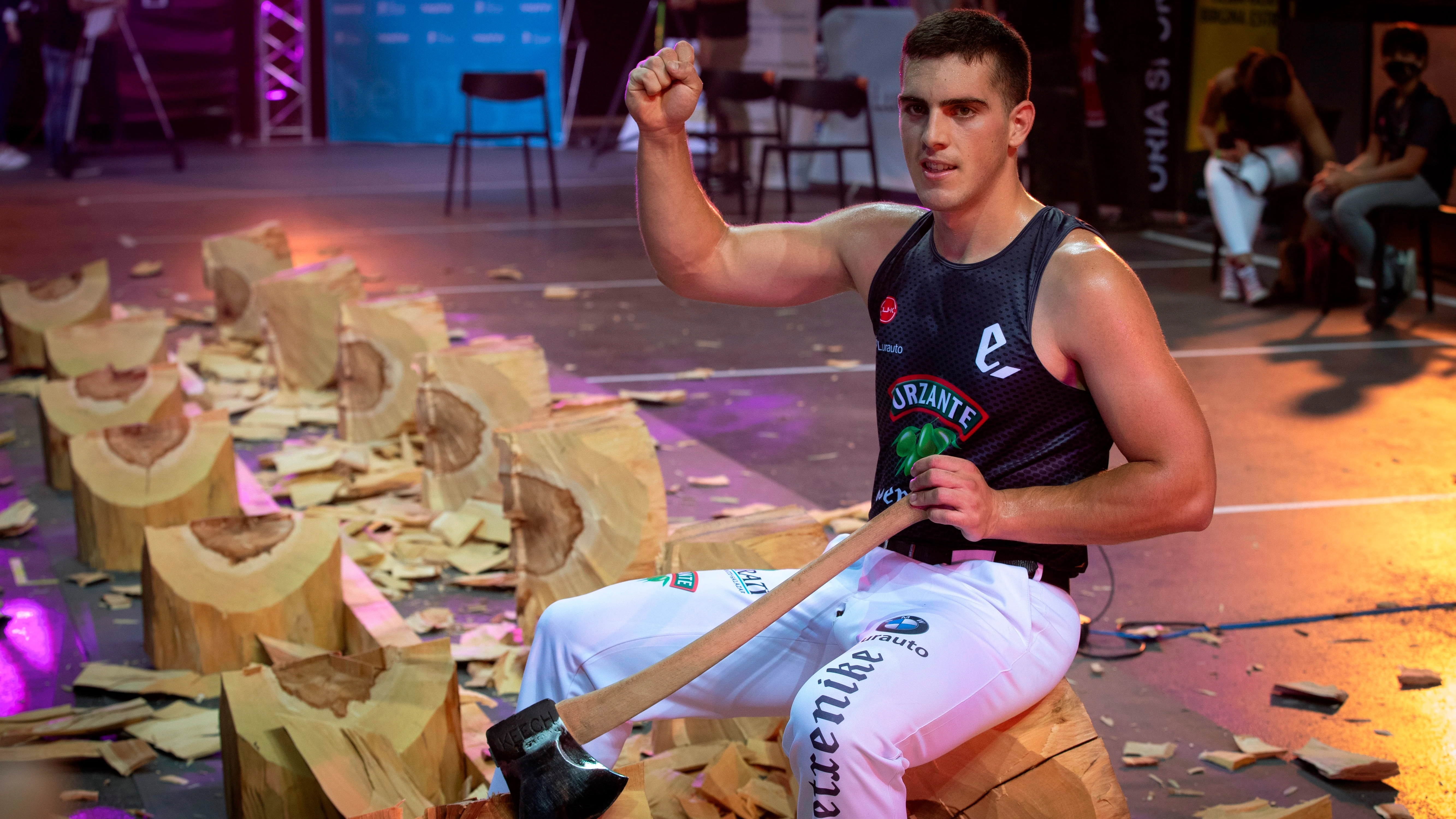 Iker Vicente ante el reto de ser Campeón del Mundo El único aizkolari profesional de nuestro país