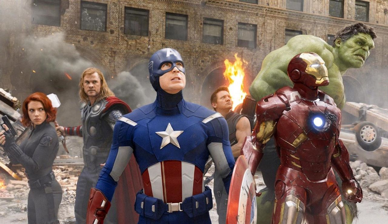 Scarlett Johansson, Chris Evans, Chris Hemsworth, Robert Downey jr., Jeremy Renner y Mark Ruffalo en 'Los Vengadores'