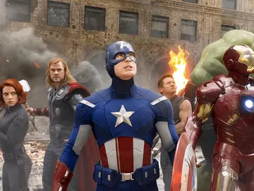 Scarlett Johansson, Chris Evans, Chris Hemsworth, Robert Downey jr., Jeremy Renner y Mark Ruffalo en 'Los Vengadores' Scarlett Johansson, Chris Evans, Chris Hemsworth, Robert Downey jr., Jeremy Renner y Mark Ruffalo en 'Los Vengadores'