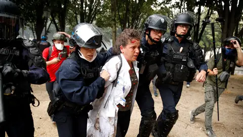 Disturbios en la manifestación del personal sanitario en París Disturbios en la manifestación del personal sanitario en París