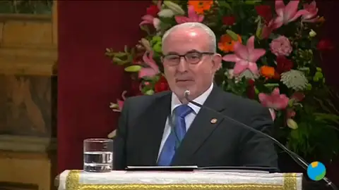 "Quieren controlarnos con un chip": la teoría de José Luis Mendoza presidente de la UCM contra Gates y Soros por la vacuna del coronavirus "Quieren controlarnos con un chip": la teoría de José Luis Mendoza presidente de la UCM contra Gates y Soros por la vacuna del coronavirus