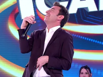 De Julio Iglesias a Chenoa, el ‘Tu cara me suena’ improvisado de Arturo Valls en ‘¡Ahora caigo!’ De Julio Iglesias a Chenoa, el ‘Tu cara me suena’ improvisado de Arturo Valls en ‘¡Ahora caigo!’