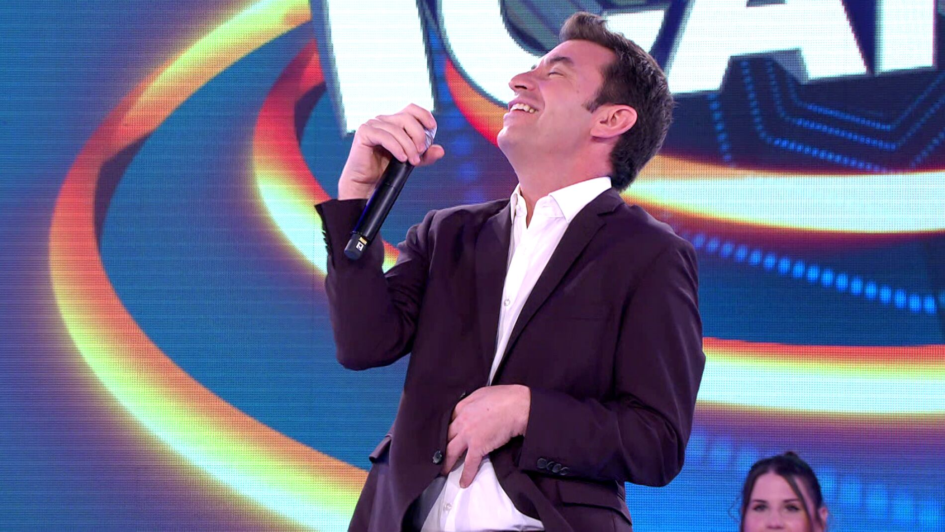 De Julio Iglesias a Chenoa, el &lsquo;Tu cara me suena&rsquo; improvisado de Arturo Valls en &lsquo;&iexcl;Ahora caigo!&rsquo;