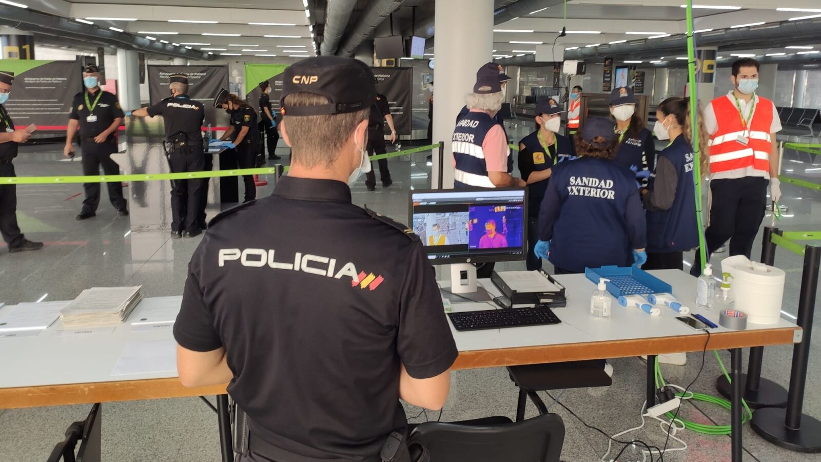 Prohíben a 25 pasajeros de dos vuelos internacionales entrar en Mallorca por no justificar su viaje