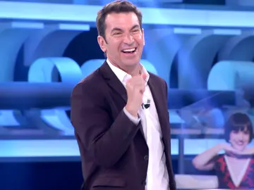 “¡Qué bonito es!”: Arturo Valls estrena la nueva canción de El Torres para el euro de ‘¡Ahora caigo!’ “¡Qué bonito es!”: Arturo Valls estrena la nueva canción de El Torres para el euro de ‘¡Ahora caigo!’