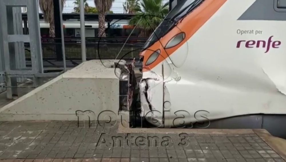 Al menos 15 heridos al chocar un tren de Cercanías contra un muro en Mataró