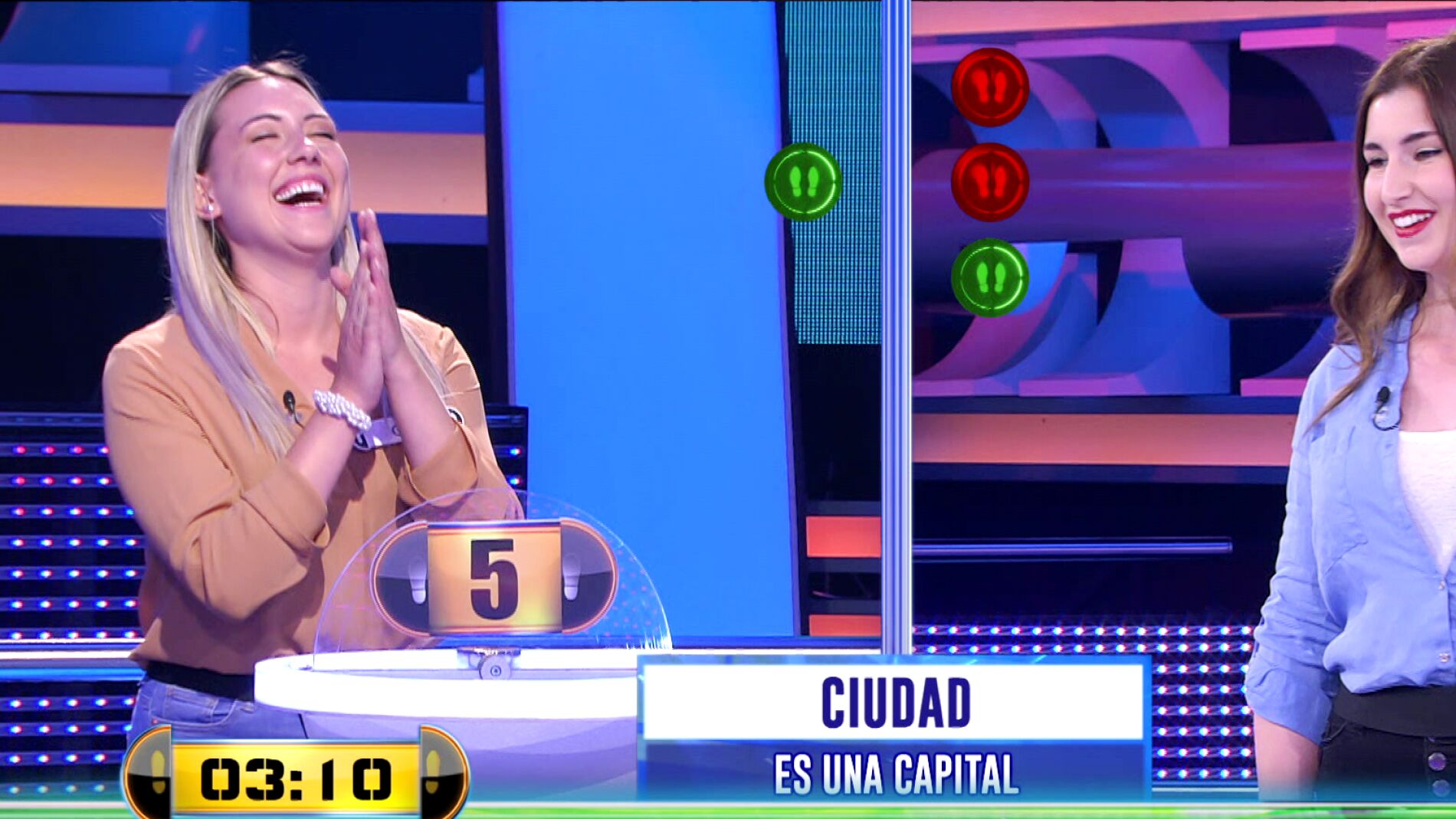 La incre&iacute;ble chiripa de una concursante con tres aciertos consecutivos en &lsquo;&iexcl;Ahora caigo!&rsquo;