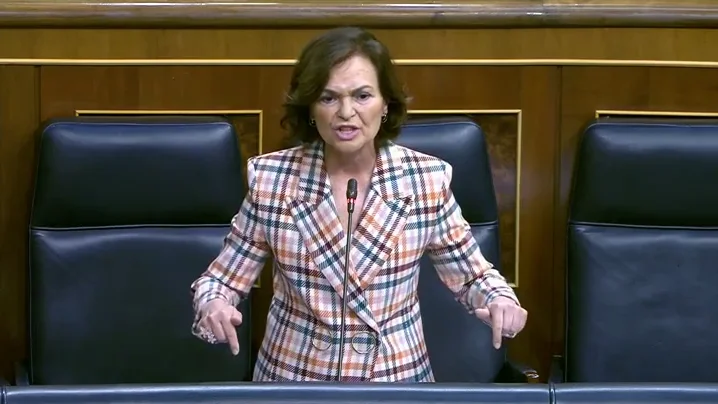 Rifirrafe entre Cayetana &Aacute;lvarez de Toledo y Carmen Calvo:"Yo la invit&eacute; a un caf&eacute; y me ofrece un circo"