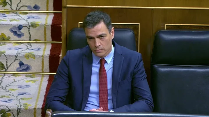 Sánchez y Casado no rebajan el tono sesión de control al gobierno