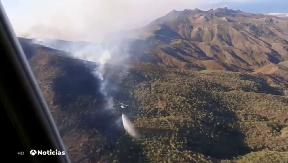 Grave incendio forestal entre los municipios de Carboneras y Mojácar, en Almería. 
