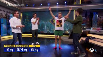 ¡Sin pantalones! Así se ha pesado El Monaguillo para evitar cortarse el tupé en directo en 'El Hormiguero 3.0'