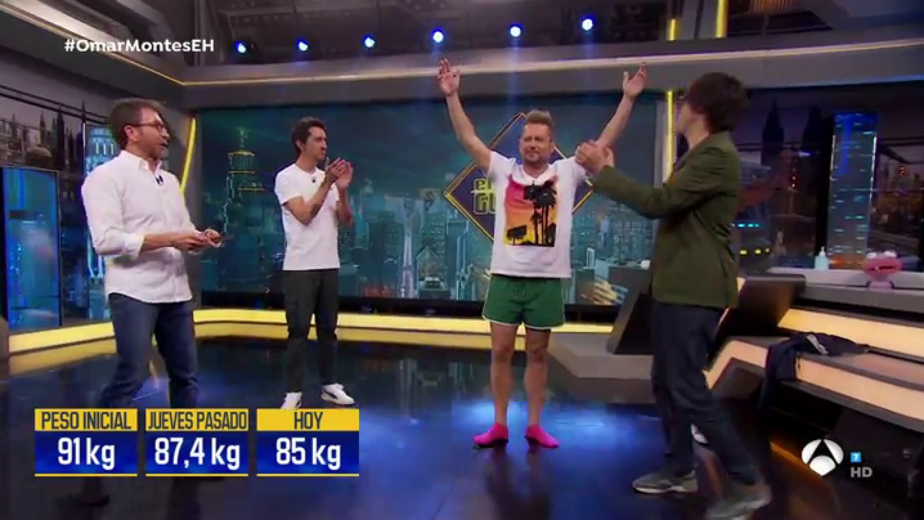¡Sin pantalones! Así se ha pesado El Monaguillo para evitar cortarse el tupé en directo en 'El Hormiguero 3.0'