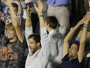 Novak Djokovic se hace el test de coronavirus tras poner en peligro el regreso del tenis Novak Djokovic se hace el test de coronavirus tras poner en peligro el regreso del tenis