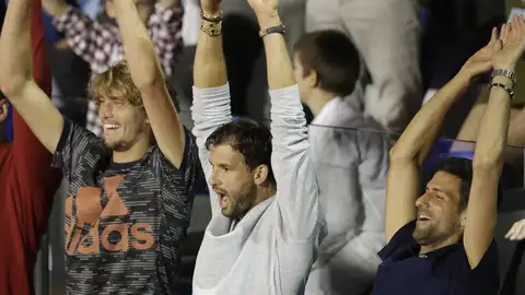 Novak Djokovic se hace el test de coronavirus tras poner en peligro el regreso del tenis Novak Djokovic se hace el test de coronavirus tras poner en peligro el regreso del tenis