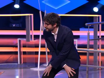 ¡A ritmo de charlestón! Victoria, de ‘Los dispersos’, y Juanra Bonet demuestran sus dotes con este baile ¡A ritmo de charlestón! Victoria, de ‘Los dispersos’, y Juanra Bonet demuestran sus dotes con este baile