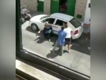 Brutal pelea a palos entre los miembros de una misma familia en Arrecife, Lanzarote