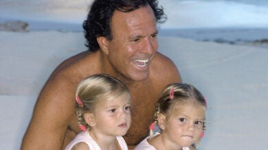 La misteriosa desaparición de las hijas de Julio Iglesias de Instagram