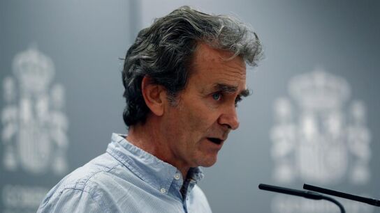 El director del Centro de Coordinaci&oacute;n de Alertas y Emergencias Sanitarias, Fernando Sim&oacute;n, en una rueda de prensa 
