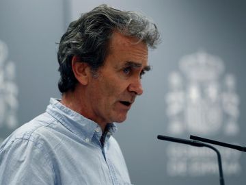 El director del Centro de Coordinación de Alertas y Emergencias Sanitarias, Fernando Simón, en una rueda de prensa 