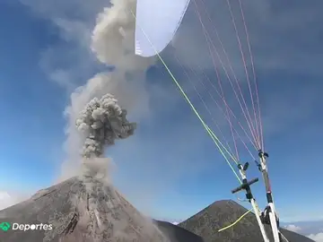 Horacio Llorens, el parapentista que quiere sobrevolar el Volcán de Fuego "en erupción y de noche" Horacio Llorens, el parapentista que quiere sobrevolar el Volcán de Fuego "en erupción y de noche"