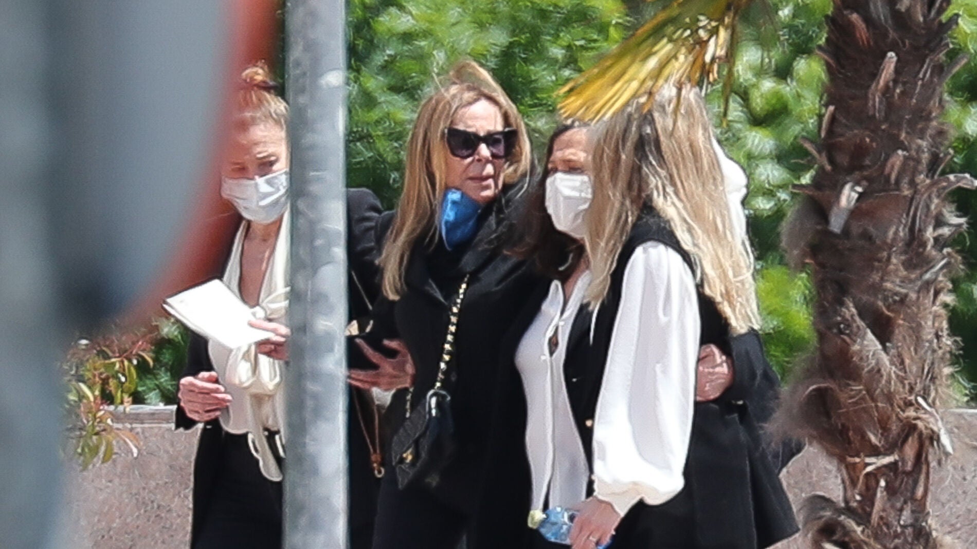 Ana Obregón junto a sus hermanas
