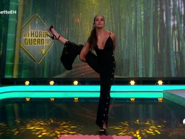 Cristina Pedroche muestra tres posturas de yoga para principantes en 'El Hormiguero 3.0': "Ahora estamos mucho tiempo en el sofá y con estrés"