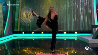 Cristina Pedroche enseña tres sencillas posturas de yoga para principiantes en 'El Hormiguero 3.0'