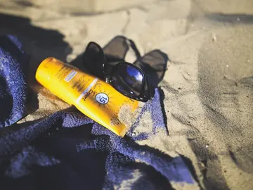 Protección solar y gafas de sol Protección solar y gafas de sol