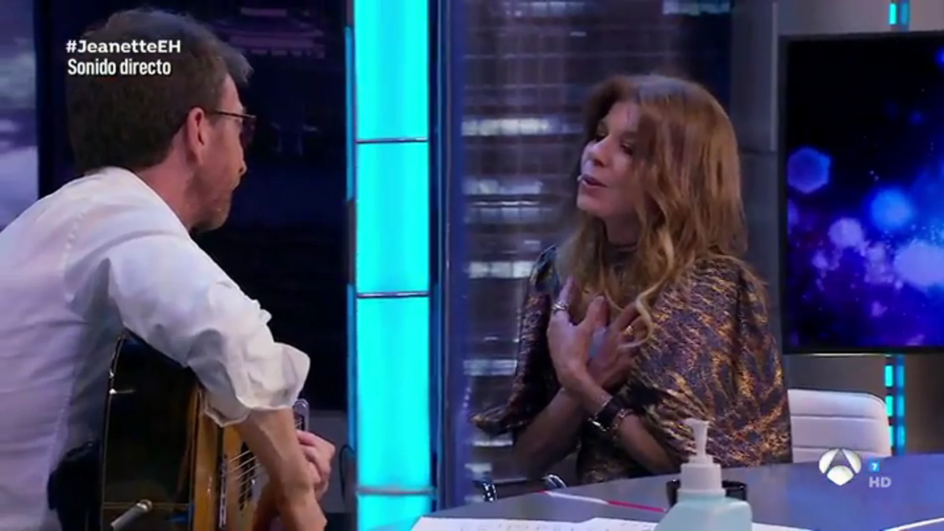 ¡En directo! Jeanette enamora cantando 'Soy rebelde' con Pablo Motos a la guitarra en 'El Hormiguero 3.0'