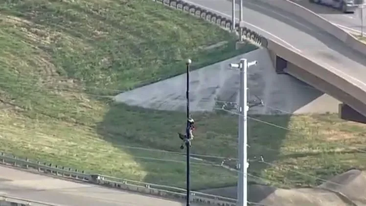 Rescate de un trabajador de mantenimiento en Texas Texas