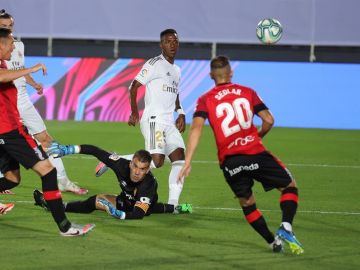  Vinicius y Sergio Ramos devuelven al Real Madrid el liderato de la Liga