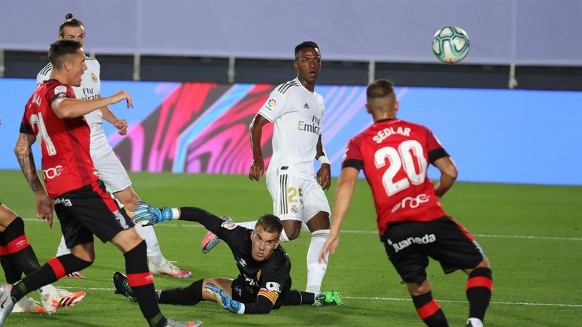 Vinicius y Sergio Ramos devuelven al Real Madrid el liderato de la Liga Vinicius y Sergio Ramos devuelven al Real Madrid el liderato de la Liga