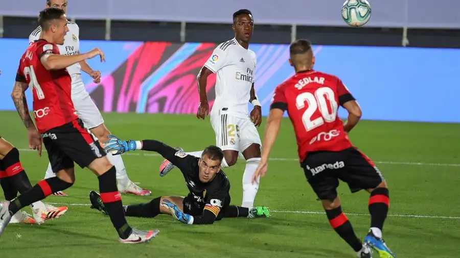 Vinicius y Sergio Ramos devuelven al Real Madrid el liderato de la Liga Vinicius y Sergio Ramos devuelven al Real Madrid el liderato de la Liga