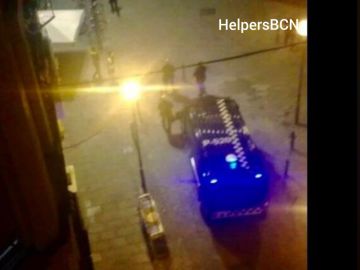 Un ladrón arranca a un dedo a un policía