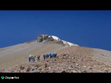 El brutal desafío de seis mujeres supervivientes del cáncer en los Andes: "El deporte ha sido terapéutico"