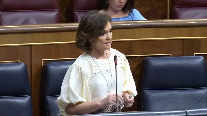 El lapsus de la ministra Carmen Calvo tras la pregunta de Vox sobre la credibilidad del Gobierno: "No hay que restituir lo que no ha existido" El lapsus de la ministra Carmen Calvo tras la pregunta de Vox sobre la credibilidad del Gobierno: "No hay que restituir lo que no ha existido"