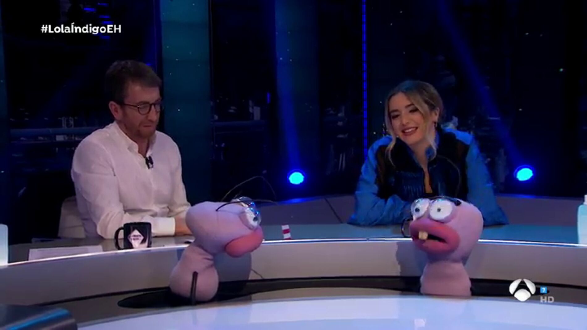 Trancas y Barrancas conocen a Lola Índigo en la intimidad: ¡chupito y a perrear!