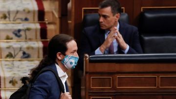 Pablo Iglesias y Pedro Sánchez en el Congreso