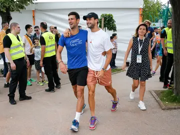 El padre de Novak Djokovic culpa al búlgaro Grigor Dimitrov del brote de coronavirus El padre de Novak Djokovic culpa al búlgaro Grigor Dimitrov del brote de coronavirus