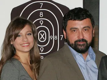 Paco Tous y Michelle Jenner en 'Los Hombres de Paco' Paco Tous y Michelle Jenner en 'Los Hombres de Paco'