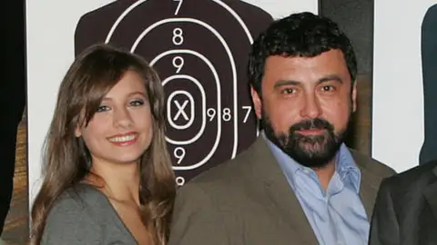 Paco Tous y Michelle Jenner en 'Los Hombres de Paco' Paco Tous y Michelle Jenner en 'Los Hombres de Paco'