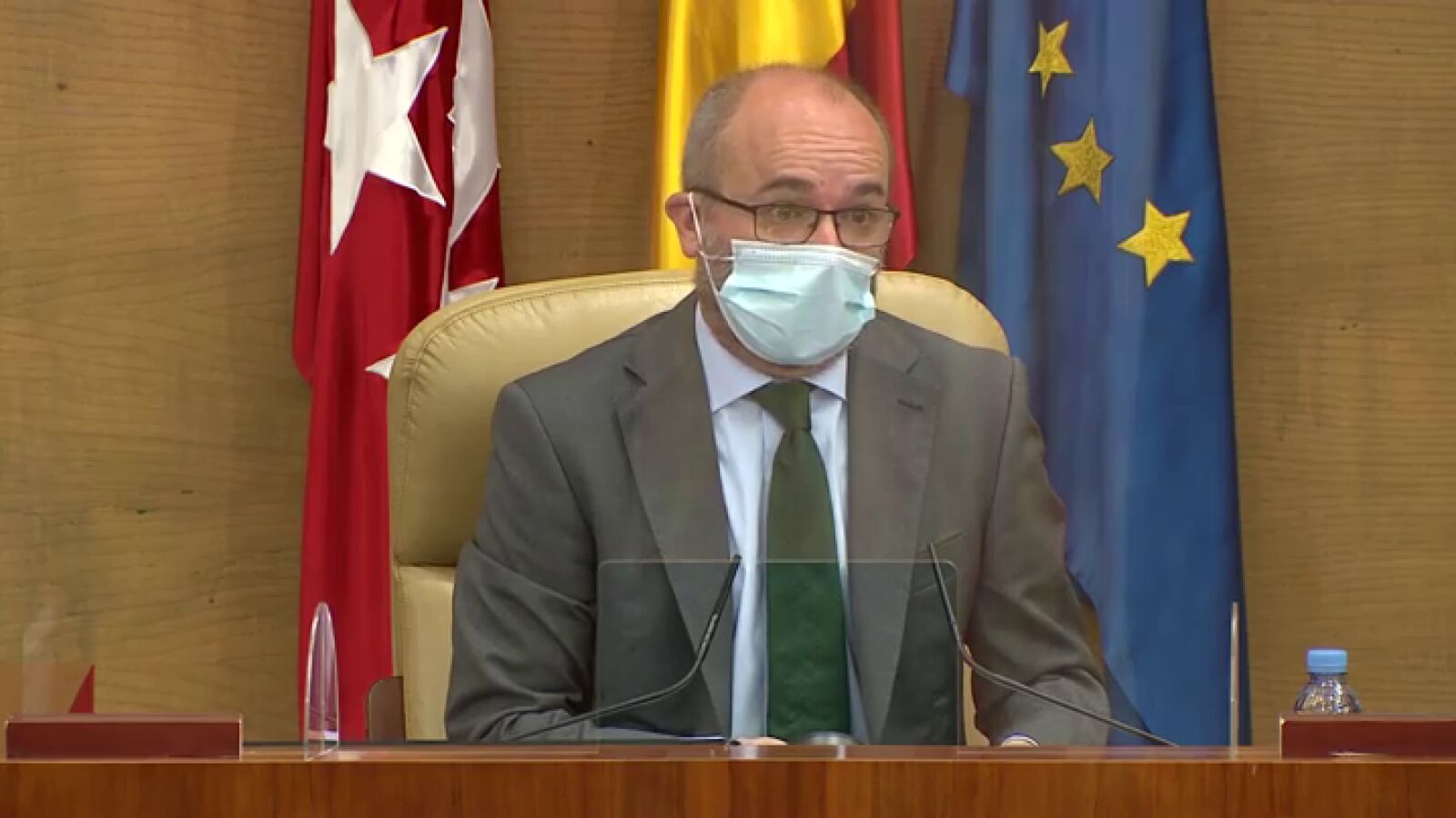 La advertencia del presidente de la Asamblea de Madrid en plena sesión: 