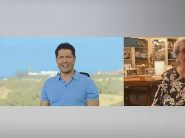 Jaime Cantizano sorprende a Felisa. Jaime Cantizano sorprende a Felisa.