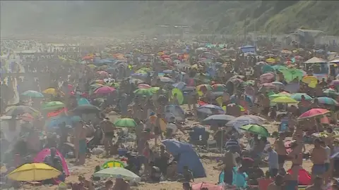 Playas abarrotadas en Gran Bretaña a pesar del coronavirus Coronavirus