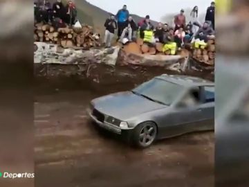 Un espontáneo siembra el pánico durante un rally en Asturias